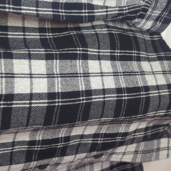 LL Bean Slightly Fitted Plaid Flannel Long Sleeve Button Up 100% Cotton - Picture 10 of 10